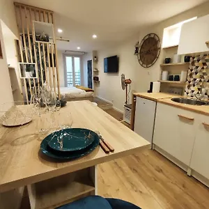 Appartement Vieille Equipe Sans Ascenseur, Menton